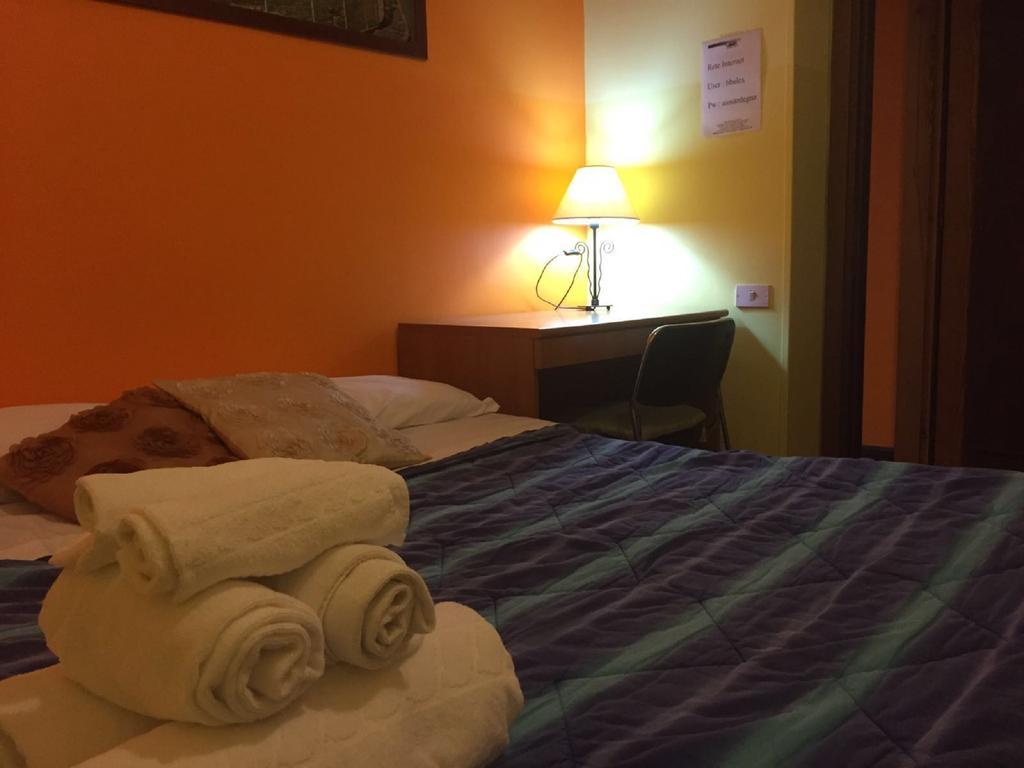 Moon House B&B Cagliari Bagian luar foto