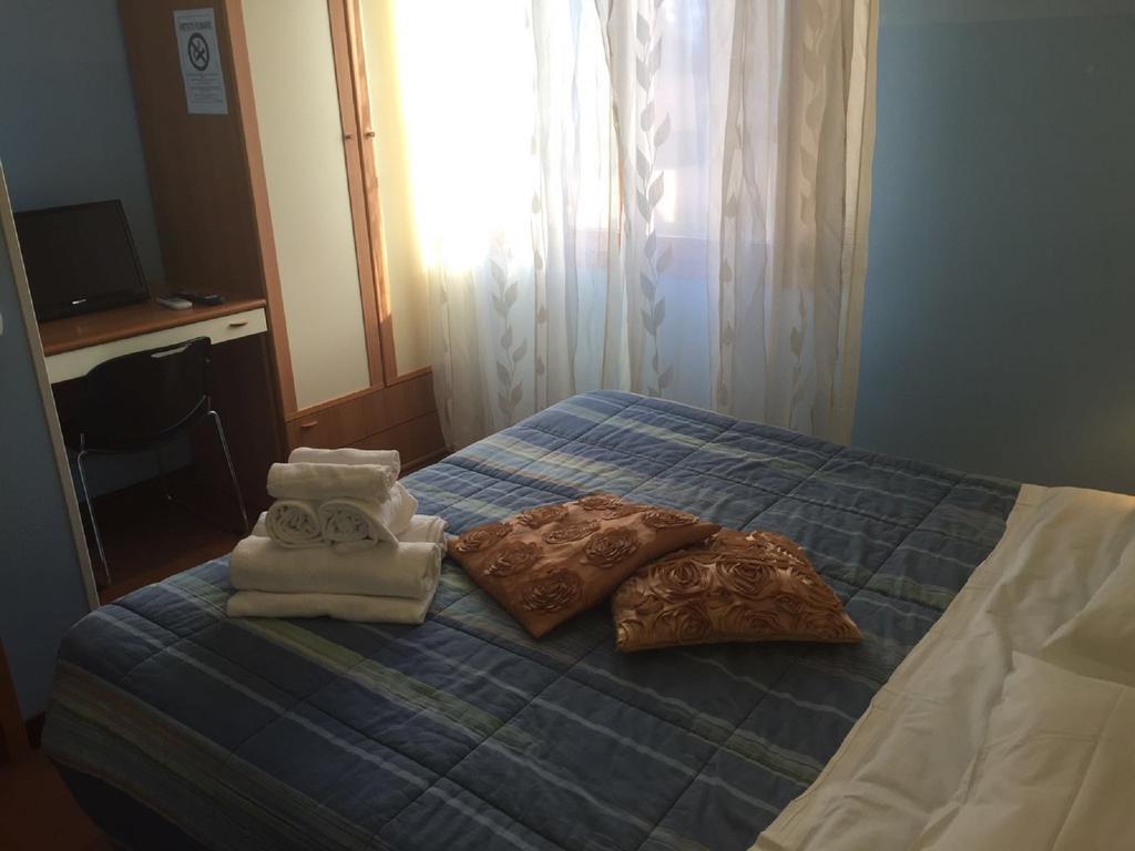 Moon House B&B Cagliari Bagian luar foto