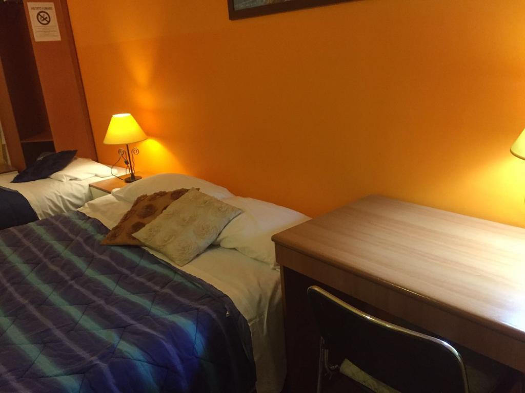 Moon House B&B Cagliari Bagian luar foto